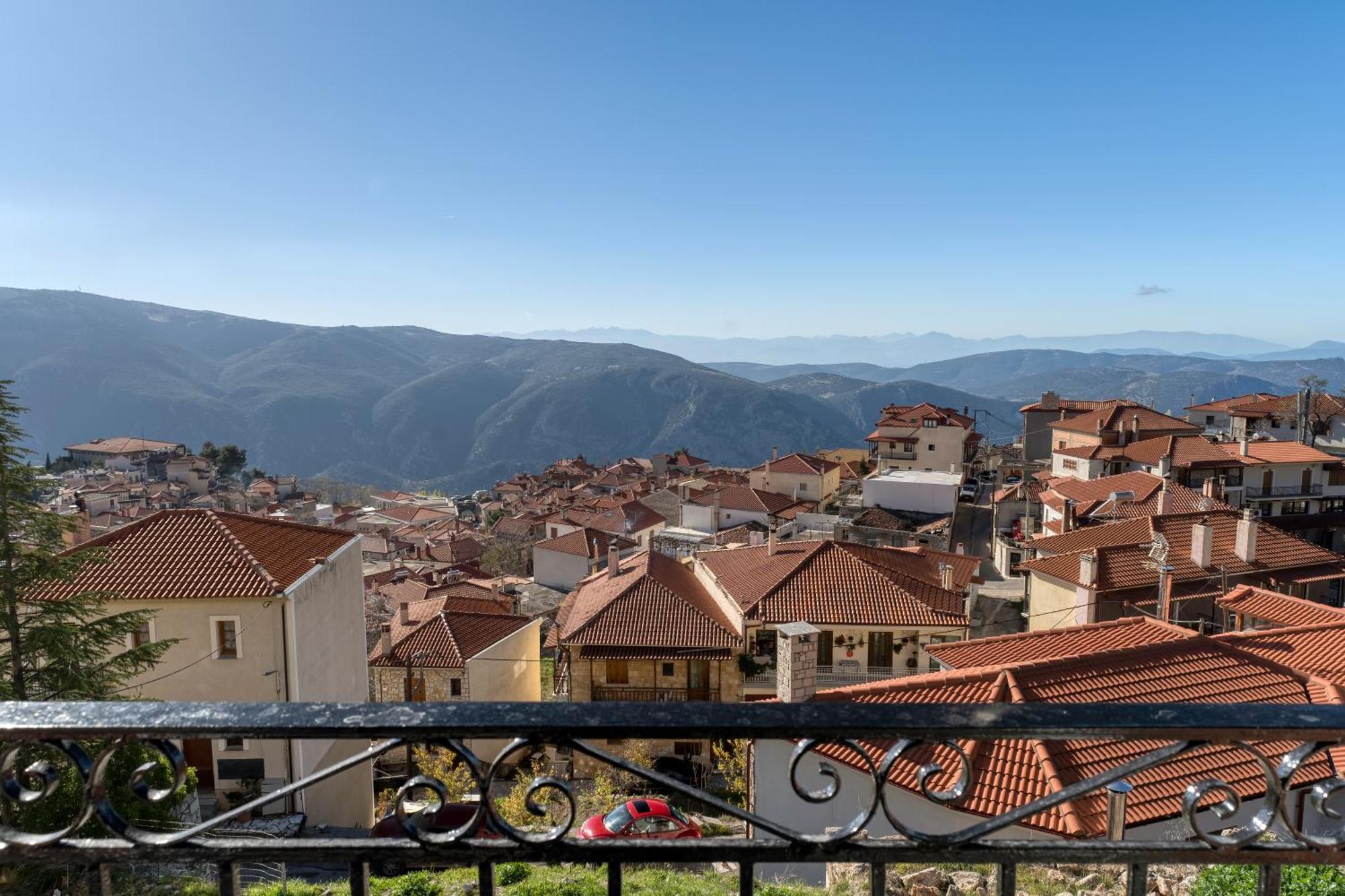 Arachova's Experience M2 Arachova